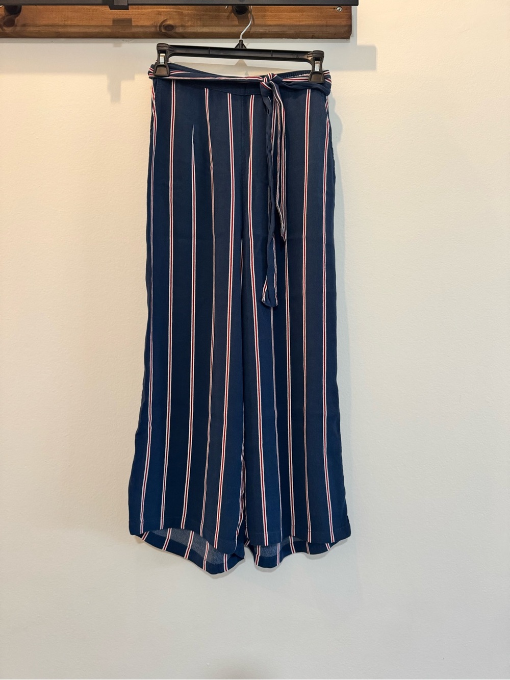 Abercrombie & Fitch Navy Wide-Leg Tie-Waist Pants with Red & White Stripes